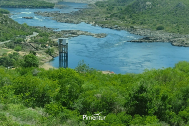 Encante-se com a beleza dos Cânios de Xingó do Velho Chico